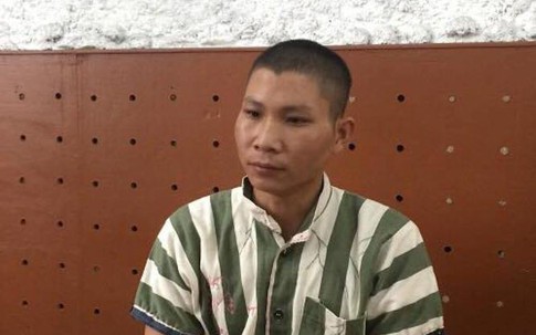 Phẫn nộ bố dượng phá cửa hiếp dâm con riêng của vợ