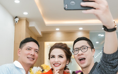 Diễn viên Bình Minh chúc mừng Hoa hậu Diễm Hương lần 2 trở thành bà chủ