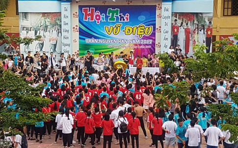 Hải Phòng: Hàng trăm học sinh trổ tài khiêu vũ đón chào năm học mới