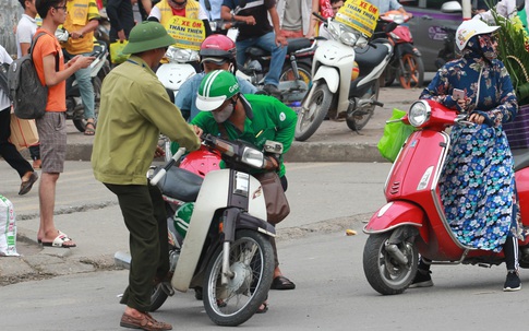 Grabbike giả "đại náo" bến xe Mỹ Đình