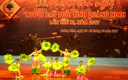 Quảng Ninh: Người cao tuổi thi tài múa hát