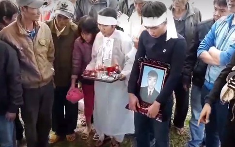 Lễ tang lặng lẽ của hai ca sĩ Việt qua đời sau tai nạn đâm vào xe tải