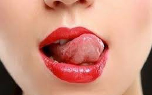 Những cách trị môi khô, nứt nẻ cực hiệu quả trong mùa hanh khô