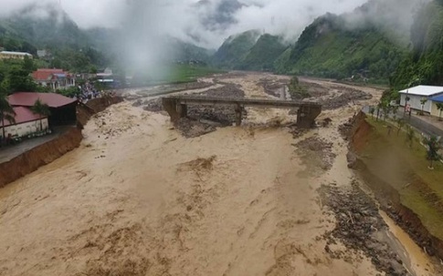 Sơn La: Lũ chồng lũ, hàng trăm hộ dân tiếp tục bị cô lập