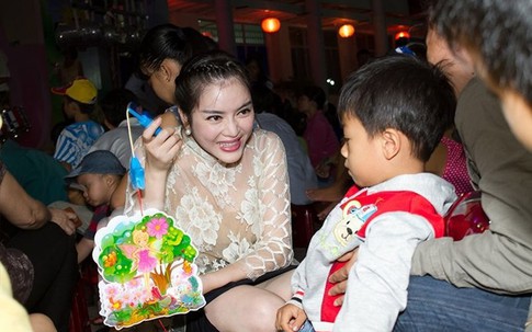 Lý Nhã Kỳ và ký ức khó quên về bánh Trung thu