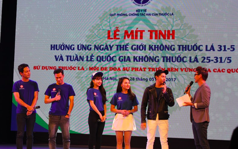 MC Phan Anh cùng Phan Hải “Người phán xử” chỉ cách “trị” người hút thuốc