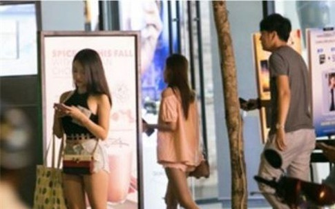 Bị Thuý Vi chê luộm thuộm khi đụng mặt, Midu đã tái xuất sang chảnh thế này!
