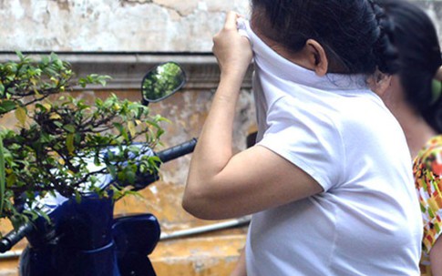 Người đàn bà ngoại quốc xin giúp việc theo giờ để trộm cắp