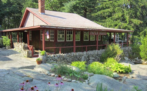 Ngôi nhà làm từ giấy báo vẫn đứng hiên ngang hàng trăm năm mà không mục nát