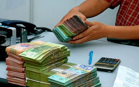 Đằng sau vẻ hào nhoáng thu nhập cao của lương ngân hàng