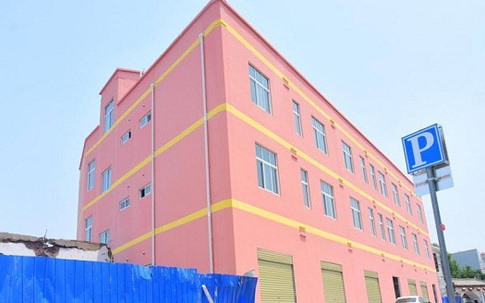 Lại xuất hiện thêm một căn nhà "lừa đảo", nhìn trước tưởng hoành tráng, ra sau mới "giật mình"