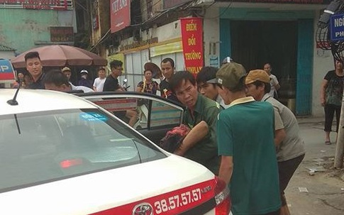 Hà Nội: Nổ lớn tại phố Xã Đàn, 1 người bị thương nặng