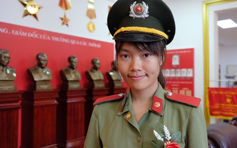 Nữ sinh công an giỏi Toán, tài đánh võ