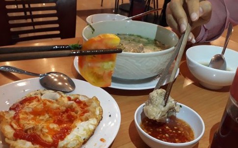 Người Việt ăn thường chấm chung chén nước mắm, coi chừng!