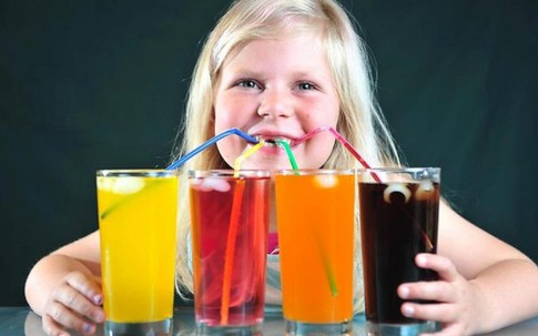 Phát hiện sốc: Thường xuyên ăn kem, uống nước có ga, trẻ dễ mắc căn bệnh nguy hiểm cho gan