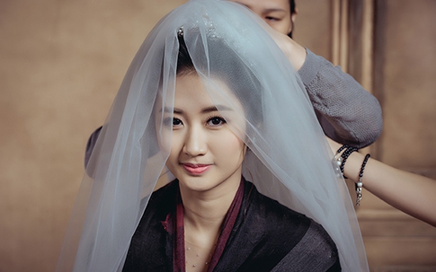 Hậu trường chụp ảnh cưới của Hoa hậu Thu Ngân và chồng đại gia
