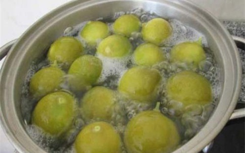 Luộc chanh lấy nước uống, bạn sẽ khó tin vào kết quả sau 1 tuần