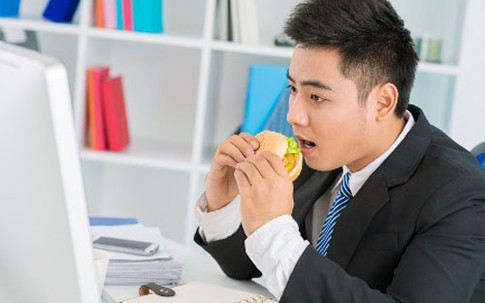 Chế độ ăn hợp lý cho dân văn phòng