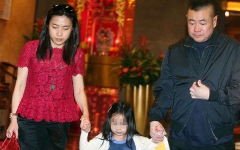 Tỷ phú Hong Kong tặng cổ phần hơn 2 tỷ USD cho vợ