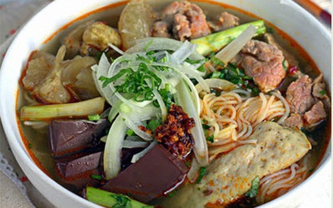 Bún bò tái gân