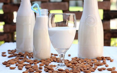Cách làm sữa hạnh nhân đơn giản, thơm ngon