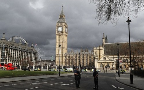 Cảnh sát Anh bị chỉ trích vì để hổng lối vào tòa nhà quốc hội