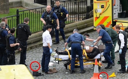 Hình ảnh đầu tiên về nghi phạm lao xe và đâm dao chết người ở Anh