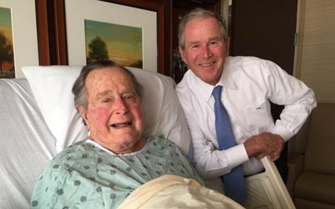 Cựu tổng thống Mỹ Bush cha nhập viện ở tuổi 92