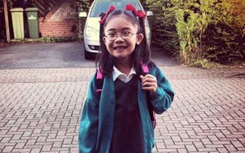 Cô bé 11 tuổi bị trường học Anh từ chối dù có IQ cao hơn Einstein