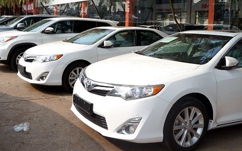 Phát hoảng vừa mua ô tô ra khỏi showroom mất trăm triệu,