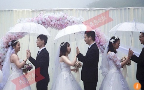 Kỳ lạ 8 cặp đôi cùng lớp cưới nhau chung một ngày