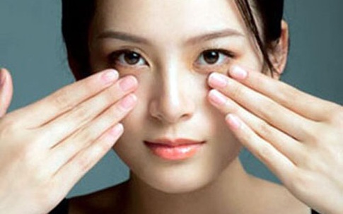 Mẹo nhỏ giúp khắc phục làn da sạm nám do thức khuya