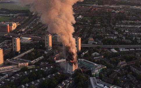 Cay đắng: Thảm kịch cháy lớn chung cư London là do sự cố tủ lạnh?