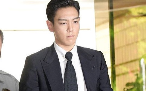 T.O.P (Big Bang) ra tòa: 'Con xin lỗi mẹ'