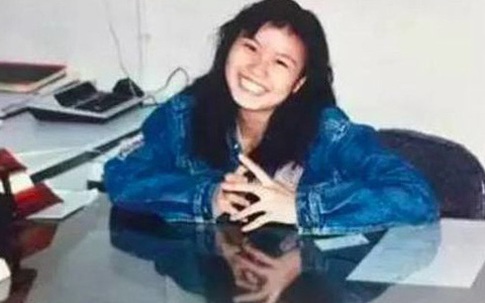 5 tuổi mẹ mất, bố bị mù, 16 tuổi bỏ học làm công nhân, cô thôn nữ năm xưa giờ là nữ tỷ phú tự thân giàu có và trẻ nhất thế giới
