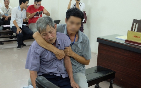 Tâm sự đầy day dứt, mặc cảm của con cháu cụ ông 79 tuổi bị phạt tù vì hiếp dâm bé gái