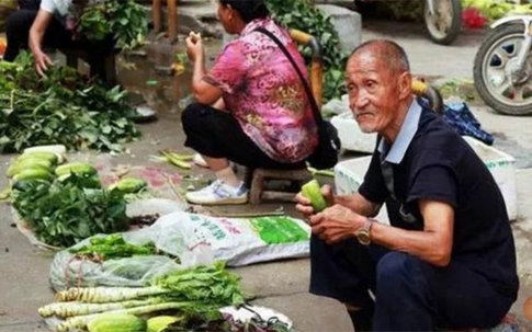 Con trai giả chết 14 năm để trốn nghĩa vụ nuôi cha già