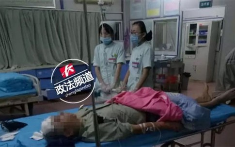 Bị đánh trọng thương vì lên mạng chê nhà hàng bán đắt, chất lượng kém