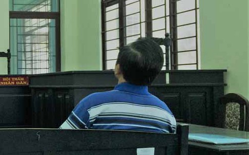 Người đàn ông bị cả họ quay lưng vì ngoại tình