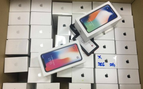 Giá iPhone X 'nhảy múa' trong ngày đầu ở Việt Nam