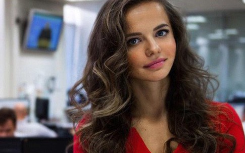Tân phát ngôn viên 26 tuổi xinh đẹp của Bộ trưởng Quốc phòng Nga