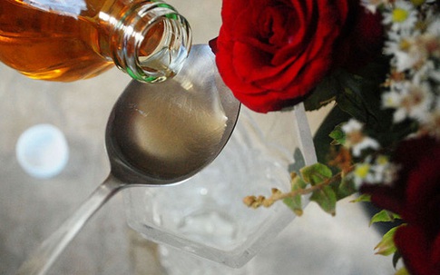 Hoa sẽ tươi rói tận 10 ngày nếu bạn bỏ thứ này vào bình