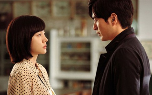 Chết lặng khi về nhà người yêu định ngủ nhờ giữa khuya