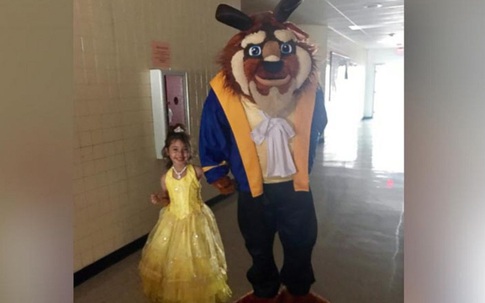 Món quà từ bên kia biên giới của người cha dành cho con gái khiến ai cũng phải bất ngờ