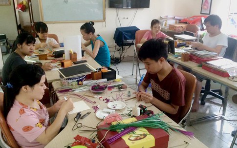 Niềm tin tỏa sáng trong cơn bão số 2