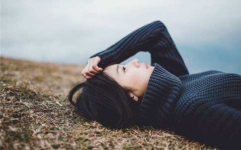 Không lo được cho bạn gái, tôi đành lòng nhìn gã đàn ông khác tán em…