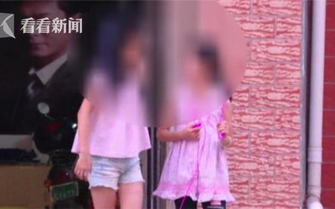 Lấy cớ đắp chăn cho học sinh, thầy giáo sờ soạng vùng nhạy cảm của nhiều bé gái lớp 6
