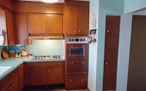 Ngưỡng mộ căn bếp vẫn mới dù 60 năm không cải tạo của bà cụ 91 tuổi