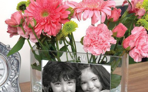 Những cách cắm hoa đơn giản giúp căn nhà buồn tẻ trở nên rực rỡ