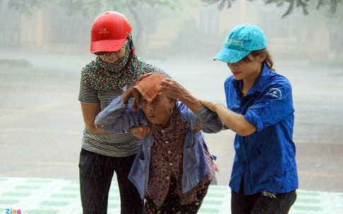 Nghệ An, Hà Tĩnh mưa lớn trước khi bão số 10 đổ bộ